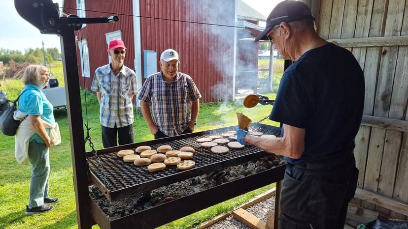 Grillträff vid Båthamnen Brogatans grillplats 